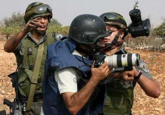الحكم بالسجن 18 شهر وغرامة 5 آلاف شيكل على المصور حمزة برناط