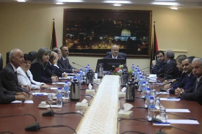 أبو شهلا:عدد من وزراء حكومة الوفاق يزورون غزة الاثنين المقبل أبو شهلا:عدد من وزراء حكومة الوفاق يزورون غزة الاثنين المقبل