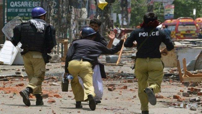 مقتل 6 عناصر من الشرطة الباكستانية في 3 هجمات انتحارية