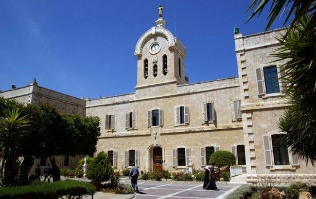 فيديو | وطن تتابع إغلاق جامعة بيت لحم.. إدارة الجامعة ومجلس الطلبة يتبادلون الاتهامات بالمسؤولية فيديو | وطن تتابع إغلاق جامعة بيت لحم.. إدارة الجامعة ومجلس الطلبة يتبادلون الاتهامات بالمسؤولية