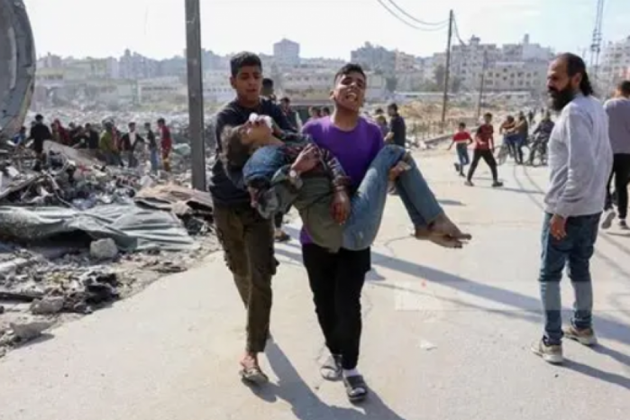 محدث: شهيدة و 9 إصابات بينهم طفلة في قصف على حي التفاح بغزة وتواصل خروقات الاحتلال محدث: شهيدة و 9 إصابات بينهم طفلة في قصف على حي التفاح بغزة وتواصل خروقات الاحتلال