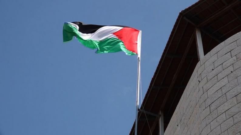 رفع العلم الفلسطيني على سارية مدينة كليفتون الأميركية