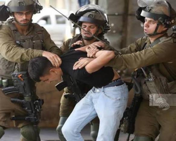 الاحتلال يحتجز طفلا خلال اقتحامه قرية أبو فلاح الاحتلال يحتجز طفلا خلال اقتحامه قرية أبو فلاح