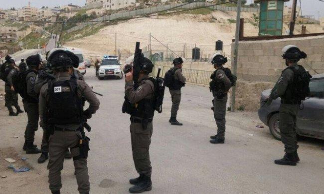 الاحتلال يستكمل إغلاق منزل الشهيد القنبر في القدس