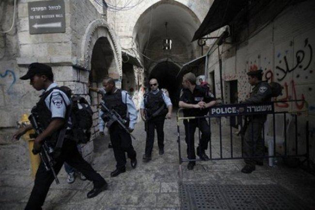 الاحتلال يعتقل 10 من طلبة المدارس ومدير تربية القدس