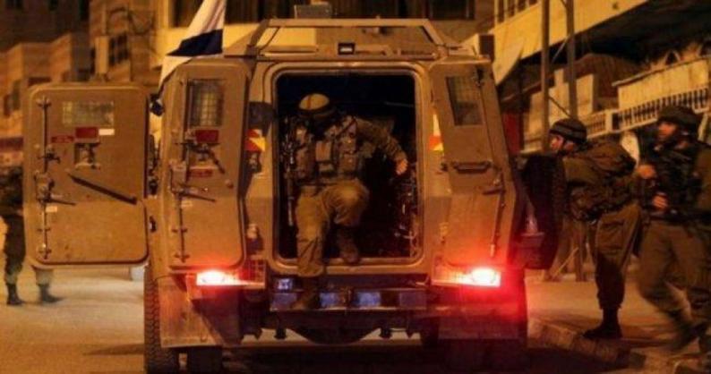 قلقيلية: الاحتلال يطلق قنابل الصوت والغاز خلال اقتحام عزون قلقيلية: الاحتلال يطلق قنابل الصوت والغاز خلال اقتحام عزون