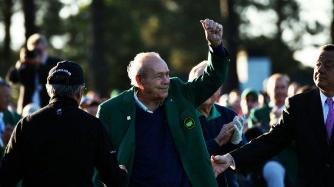وفاة أسطورة الغولف الأميركي ارنولد بالمر عن 87 عاما