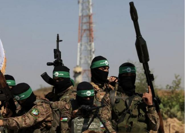المقاومة تفجر منزلا وتستهدف 4 آليات للاحتلال في خانيونس وغزة