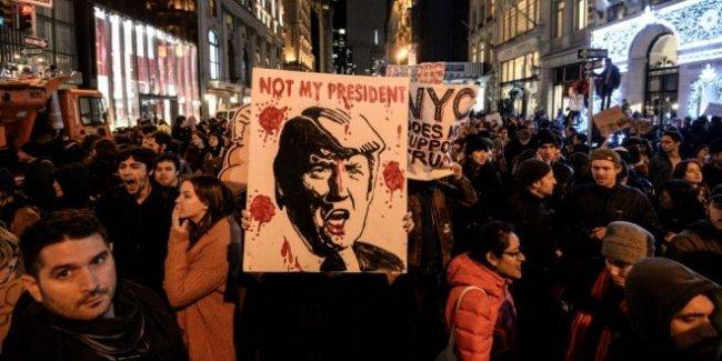 في ذكرى تنصيه.. احتجاجات ضد ترامب في ولايات امريكية