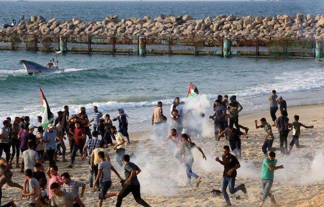 إصابة 15 مواطناً جراء استهداف الاحتلال المسير البحري شمال غزة