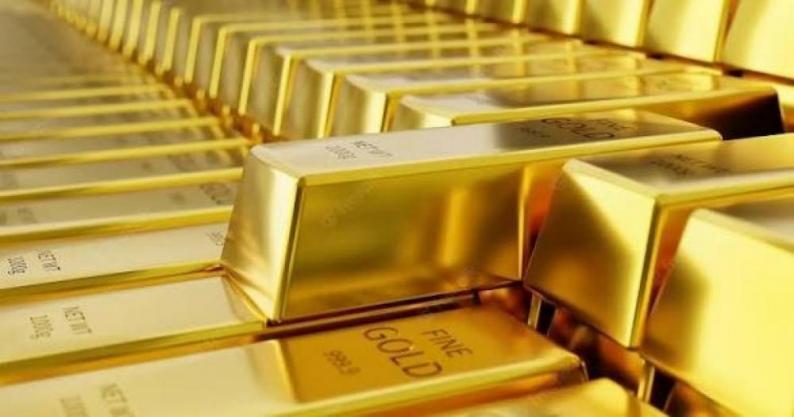 الذهب يتراجع في مستهل تعاملات الأسواق الآسيوية