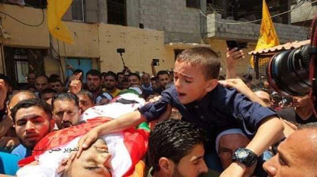 تشييع جثمان الشهيد المسعف محمد الجديلي بغزة