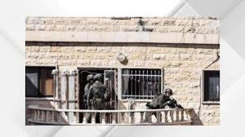 الاحتلال يستولي على منازل في ضاحية اكتابا ويحولها لثكنات عسكرية الاحتلال يستولي على منازل في ضاحية اكتابا ويحولها لثكنات عسكرية