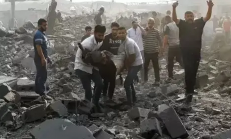 استشهاد مواطن في قصف للاحتلال شرق مدينة غزة استشهاد مواطن في قصف للاحتلال شرق مدينة غزة