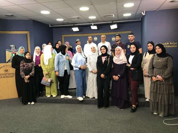 وزارة الإعلام تطلع طلبة الإعلام في جامعة خضوري برام الله على دورها وآلية عملها