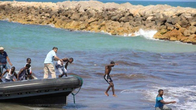مصرع 15 مهاجرا في قارب قرب الساحل الليبي