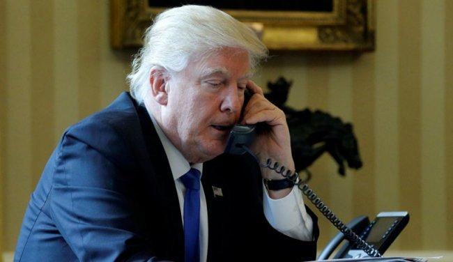 من هو الشخص الذي يتصل به ترامب كل أسبوع، وبماذا يتحدثان؟