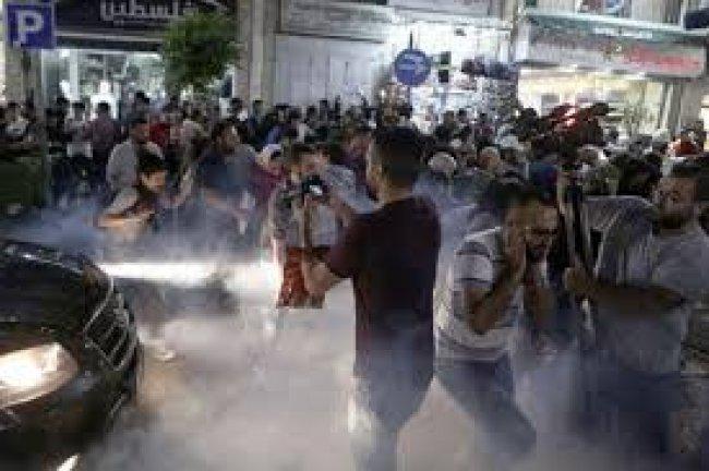 فيديو| رام الله: الأجهزة الأمنية تقمع مسيرة غاضبة خرجت تنديداً باستشهاد نخلة