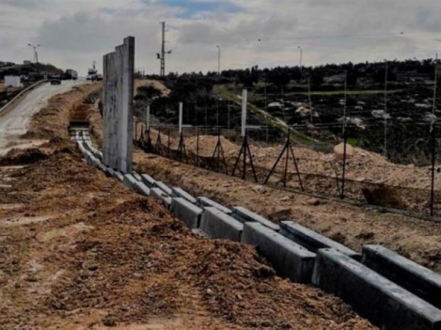 الاحتلال يستأنف بناء جدار الفصل شمال غرب بيت لحم