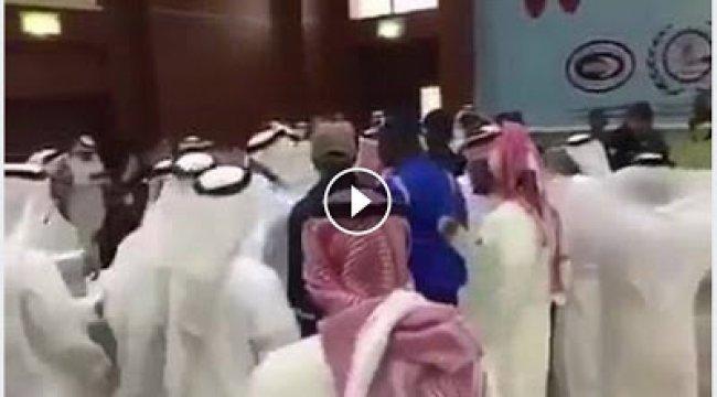 فيديو .. الوفد القطري يضرب الوفد السعودي في اجتماع مجلس التعاون الخليجي