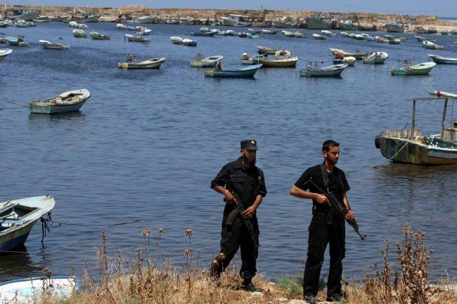 داخلية غزة تلقي القبض على &quot;عميل البحر&quot;