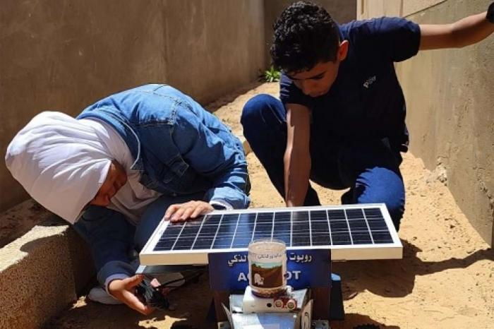 طلبة مدارس في غزة يطوّعون الذكاء الاصطناعي في مشاريع حياتية