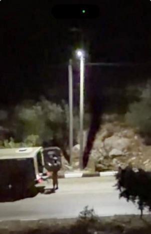 الاحتلال يحوّل منزلاً إلى ثكنة عسكرية في دير الغصون شمال طولكرم الاحتلال يحوّل منزلاً إلى ثكنة عسكرية في دير الغصون شمال طولكرم