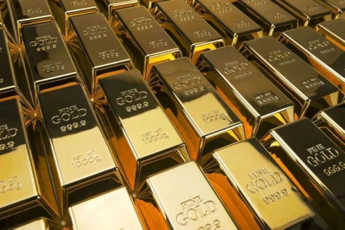 الذهب يرتفع 1.6% لتصل الأونصة لأكثر من 4590 دولار الذهب يرتفع 1.6% لتصل الأونصة لأكثر من 4590 دولار