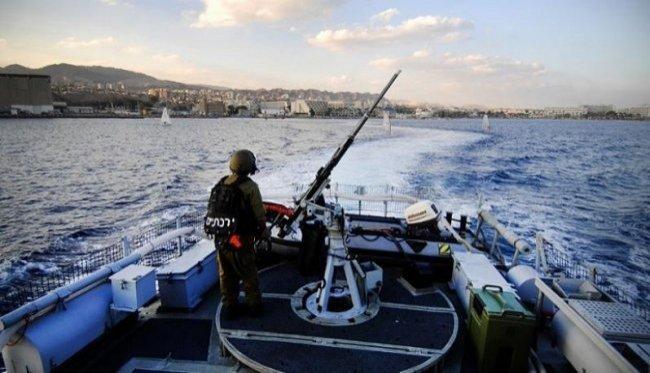 قوات الاحتلال تستهدف مراكب الصيادين شمال غزة