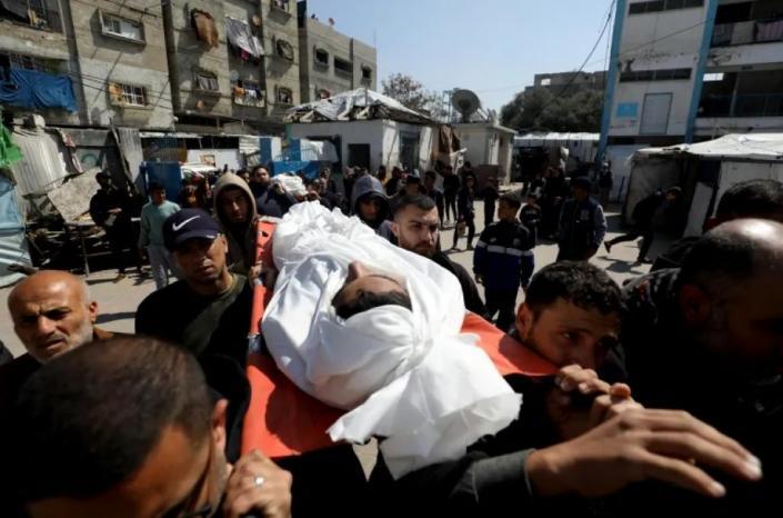 4 شهداء بـ24 ساعة يرفعون الحصيلة منذ وقف النار في غزة لـ1394 4 شهداء بـ24 ساعة يرفعون الحصيلة منذ وقف النار في غزة لـ1394
