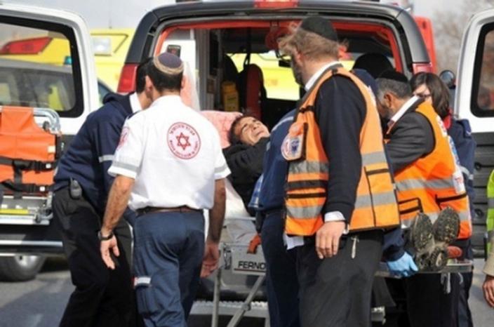 إصابة ثلاثة إسرائيليين نتيجة إطلاق نار في عسقلان