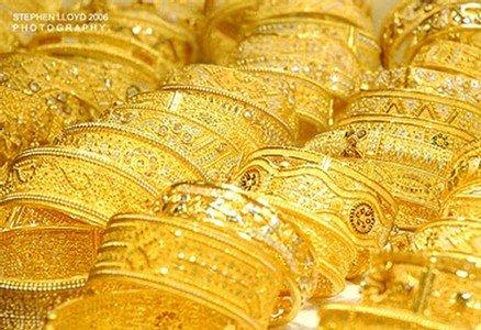 الاقتصاد تقدر كمية الذهب الموجودة بحوزة المواطنين بـ80 طنا