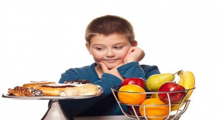 عادات خاطئة عند الصغار تسبب الوزن الزائد في المستقبل