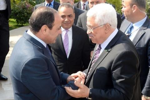 في لقائه مع الرئيس عباس.. السيسي: يجب اتخاذ إجراءات تبث الأمل للفلسطينيين وتضمن للإسرائيليين المضي نحو السلام