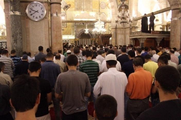 بالصور..دعوة الى اعتكاف العشر الاواخر من شهر رمضان في المسجد الاقصى المبارك