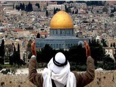 ترقب وحذر في القدس وشرطة الاحتلال تمنع غير المسلمين من دخول الاقصى
