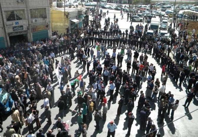 متظاهرون أردنيون يطالبون بطرد السفير الأميركي في عمّان