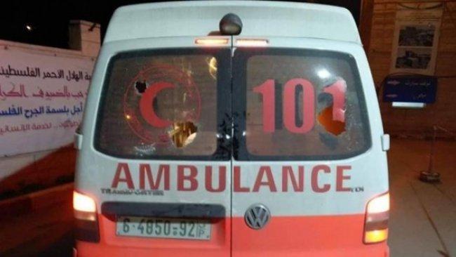 إصابة متطوعيّ إسعاف خلال مواجهات مع الاحتلال في العيزرية