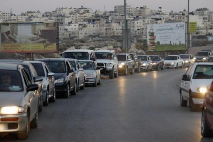 الاحتلال يحتجز مئات المركبات شمال رام الله
