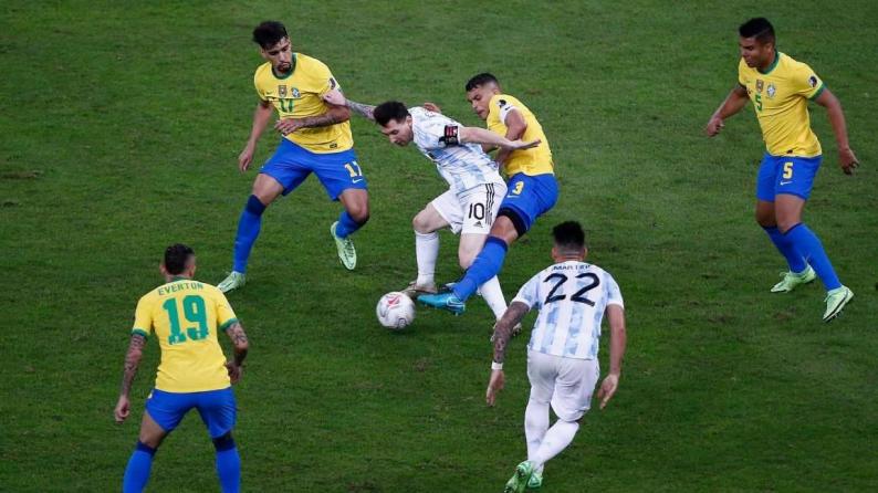 فوز كبير للأرجنتين والبرازيل تنجو من كمين بيرو في تصفيات كأس العالم