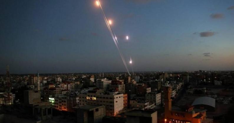 محدث | المقاومة تدك مستوطنات غلاف غزة بـ20 صاروخاً على الأقل