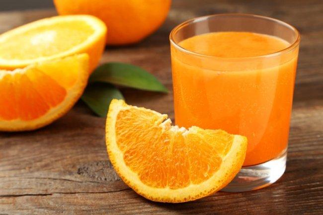 ماذا يحدث في جسمك بعد ساعتين من تناول عصير البرتقال؟
