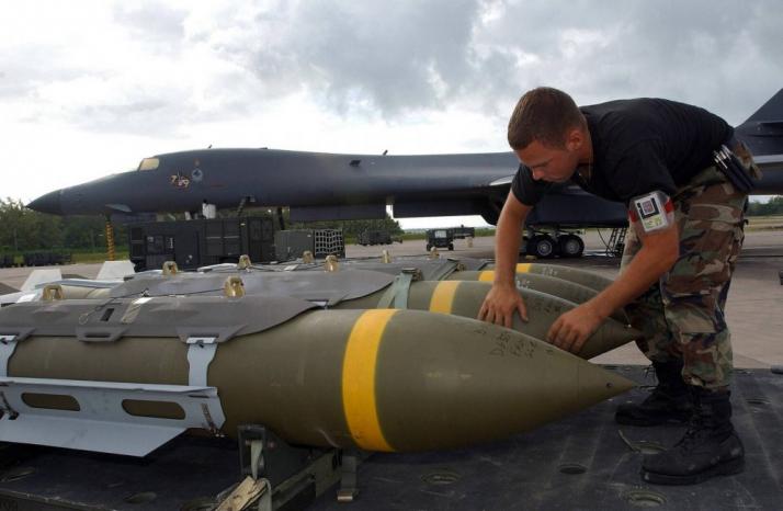 أمريكا تعتمد المزيد من القنابل والطائرات الحربية للاحتلال