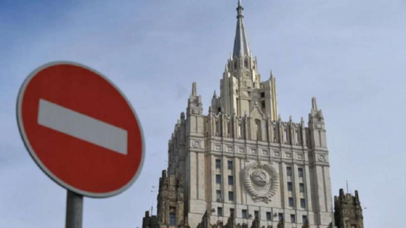 موسكو تستدعي السفيرة البريطانية وتسلمها احتجاجا شديد اللهجة على تصريحات جونسون عن بوتين