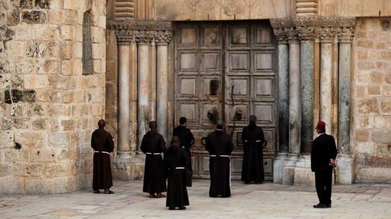 إغلاق كنيسة القيامة في القدس المحتلة