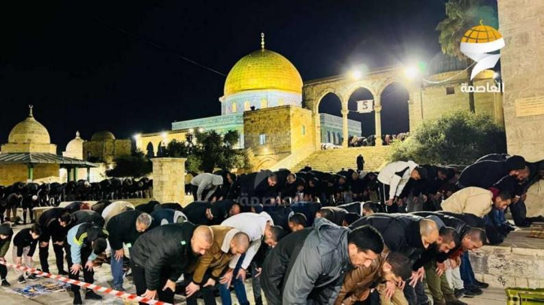 35 ألف مصل أدوا صلاتي العشاء والتراويح في المسجد الأقصى