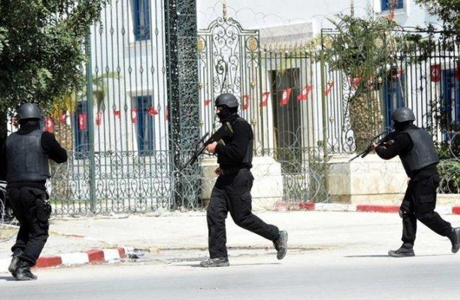 شخص يفجر نفسه جنوبي تونس بعد مطاردة مع قوات الأمن