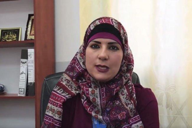 فيديو.. منار بشارات أول فلسطينية تدير مخيماً للأونروا
