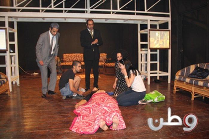 عرض مسرحية تحكي واقع التنمية في فلسطين على مسرح عشتار