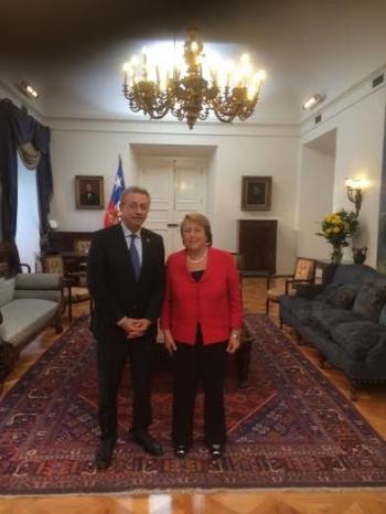 البرغوثي يلتقي رئيسة تشيلي ويشكرها على دعمها لاستقلال فلسطين